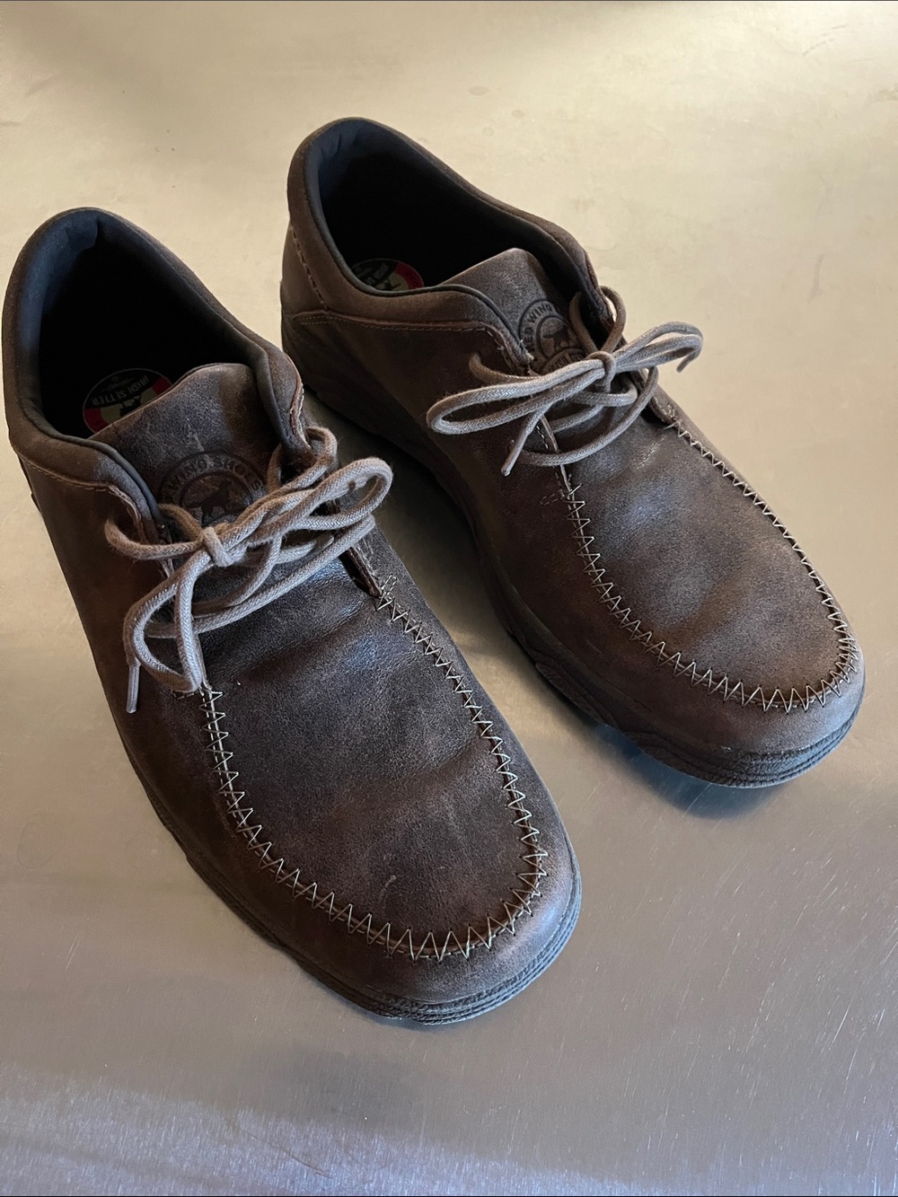Red Wing Irish Setter 9.5M Men's Brown Moc Toe shoes